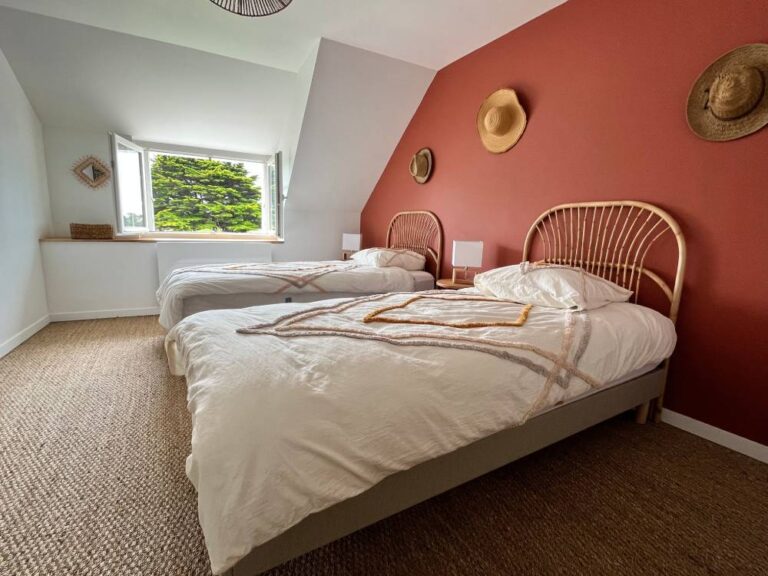 maison location saisonniere gite bord de mer pieds dans l'eau finistere lilia plouguerneau kelerdutbay