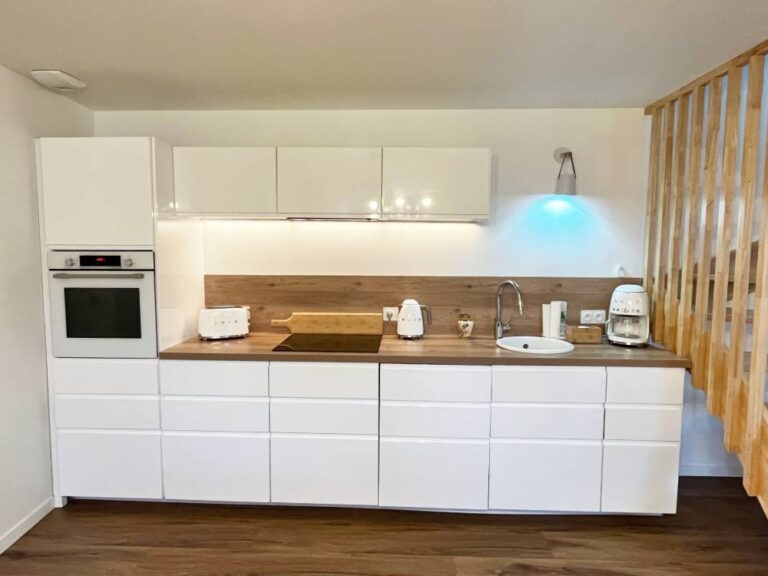 maison location saisonniere gite bord de mer pieds dans l'eau finistere lilia plouguerneau kelerdutbay