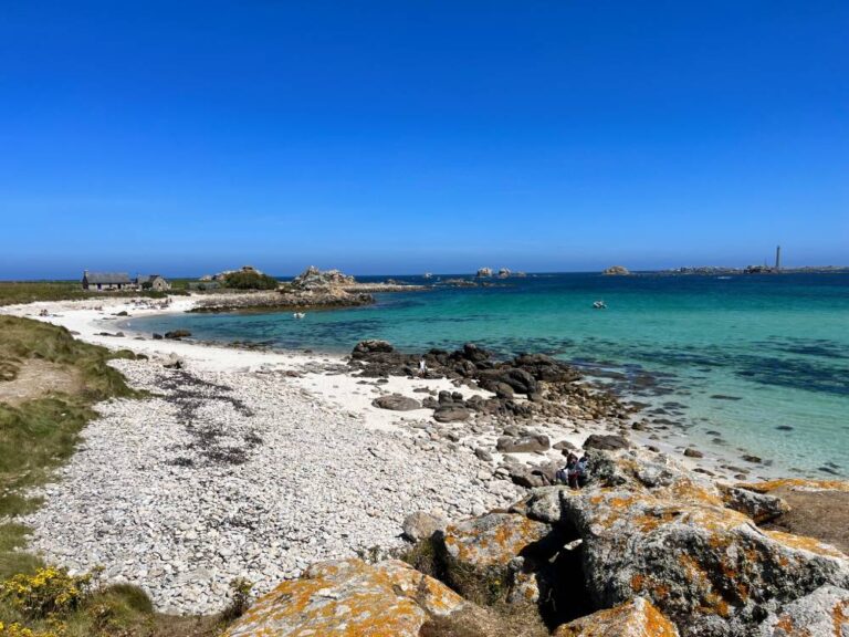 maison location saisonniere gite bord de mer pieds dans l'eau finistere lilia plouguerneau kelerdutbay